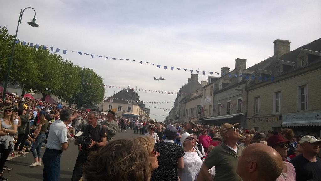 Camping Sainte Mere Eglise Bagian luar foto