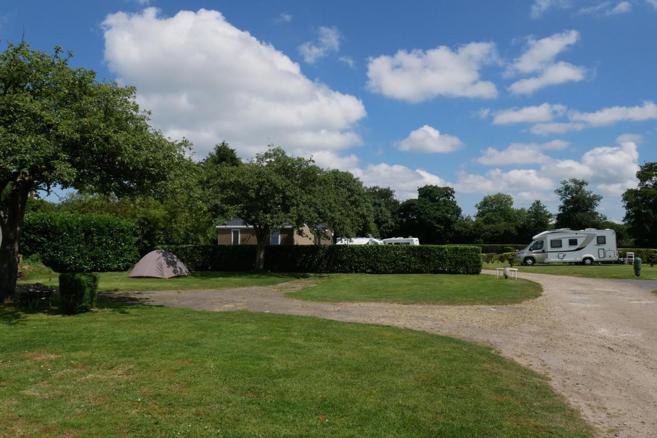Camping Sainte Mere Eglise Bagian luar foto